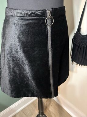 Free People Black Velvet Mini Skirt Exposed Zipper Grunge Wimsigoth Size 2